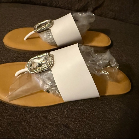 Brighton optic white Allure sandals 9.5M leather New without box - Picture 8 of 12